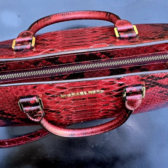 Stunning Michael Kors red snake print handbag w/ shoulder strap and dust bag/New - Picture 9 of 10